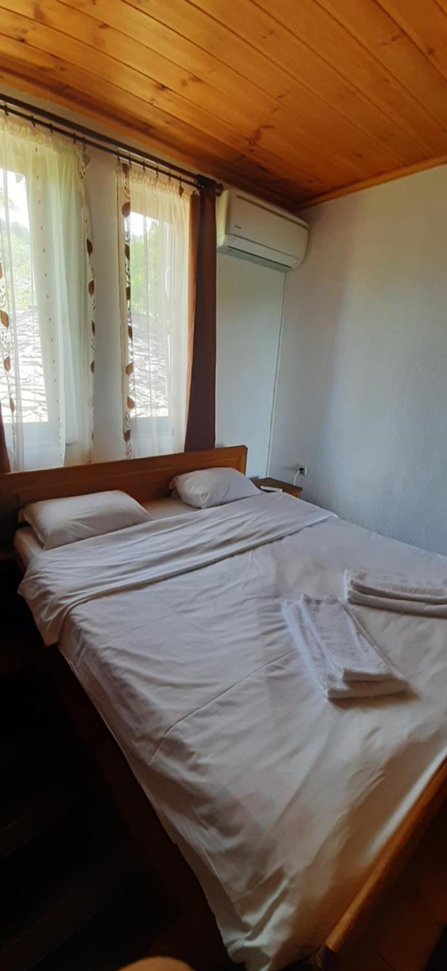 Семеен Хотел Скендерова Къща Leshten Quarto foto