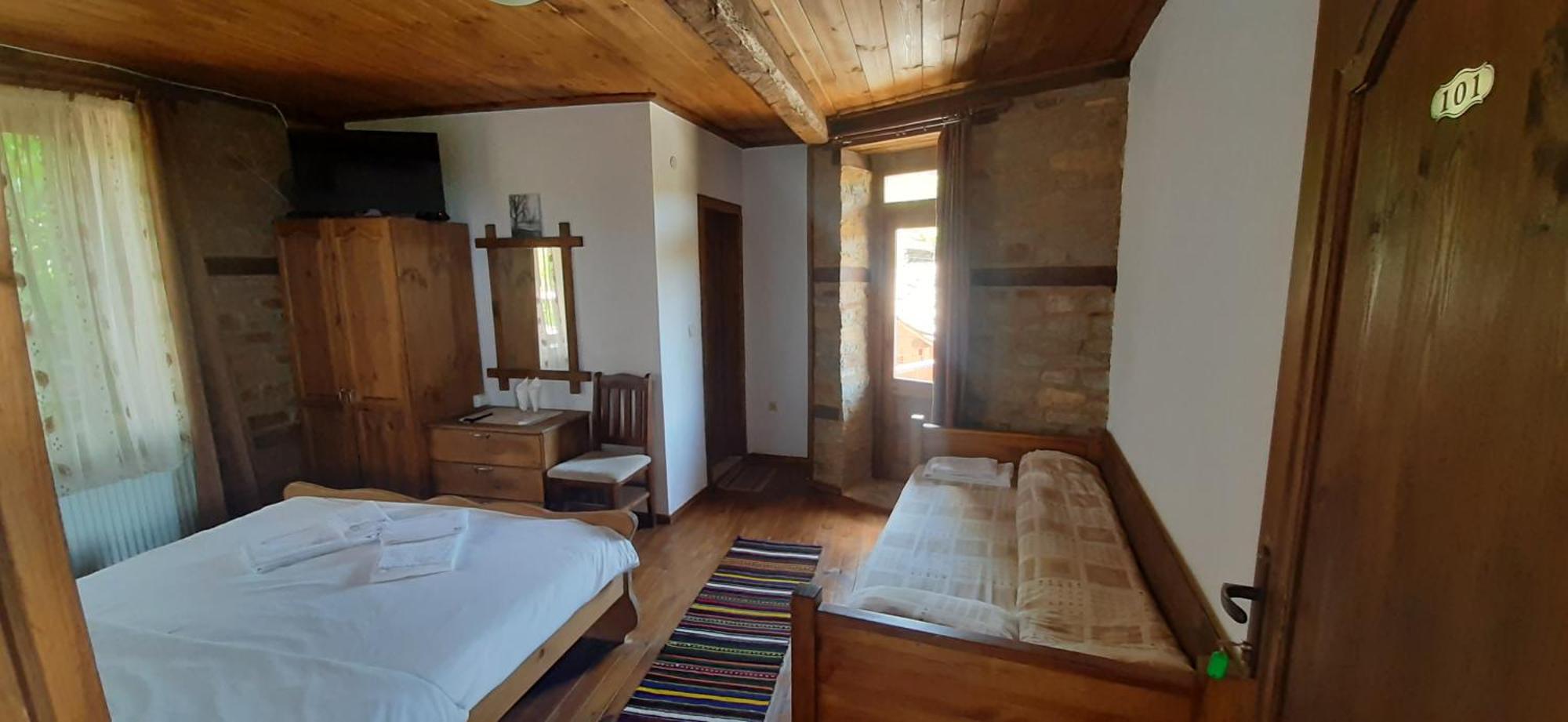 Семеен Хотел Скендерова Къща Leshten Quarto foto
