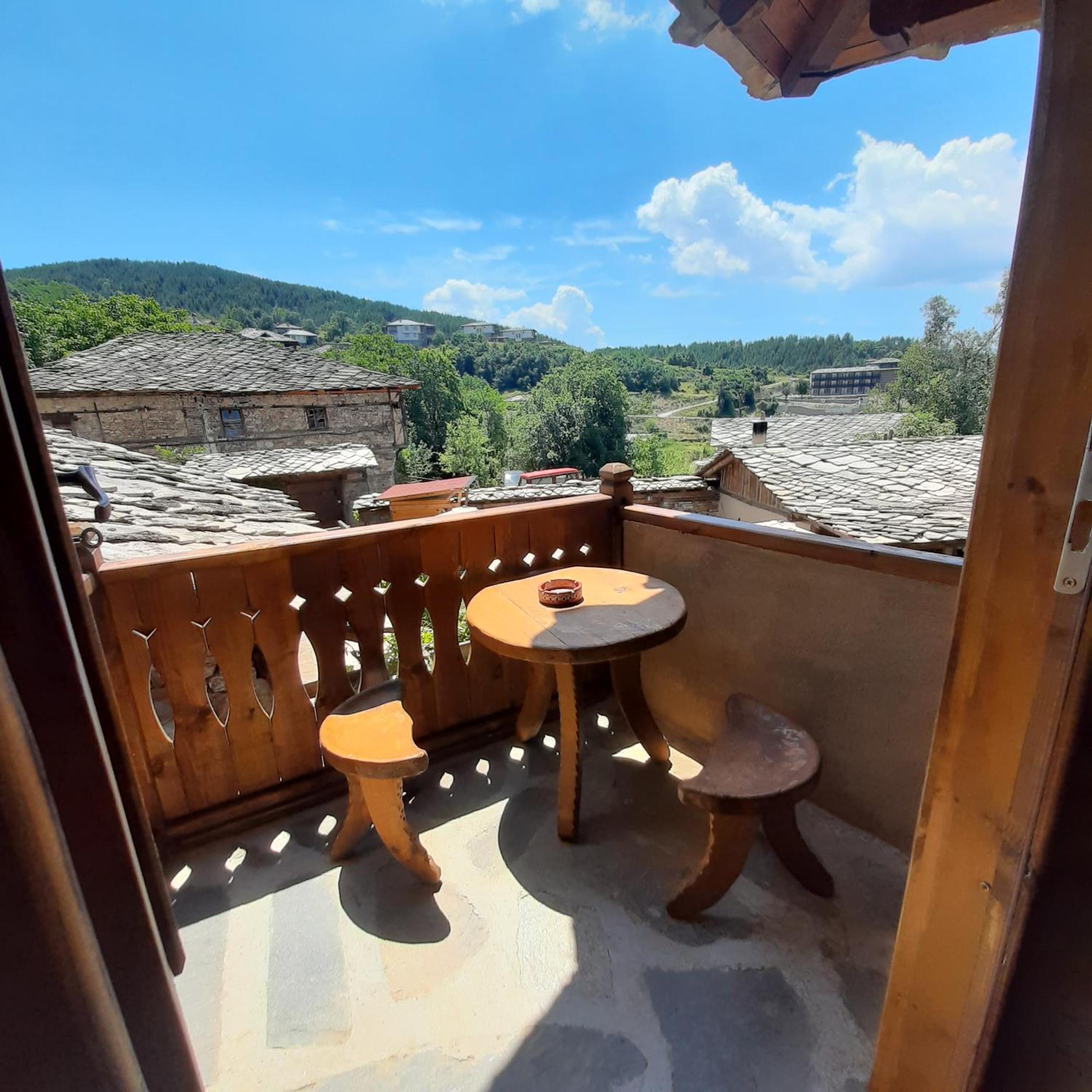 Семеен Хотел Скендерова Къща Leshten Quarto foto