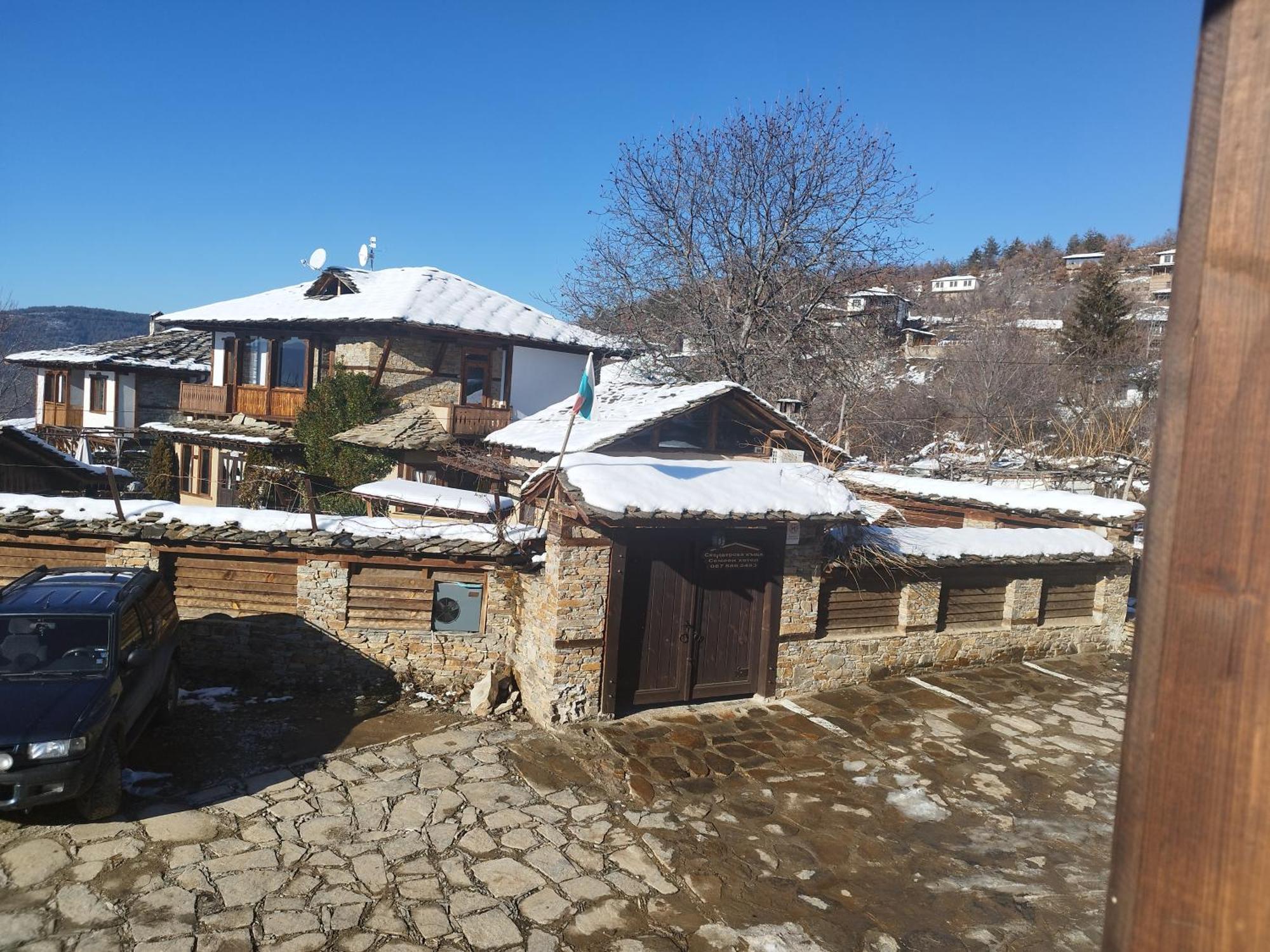 Семеен Хотел Скендерова Къща Leshten Exterior foto